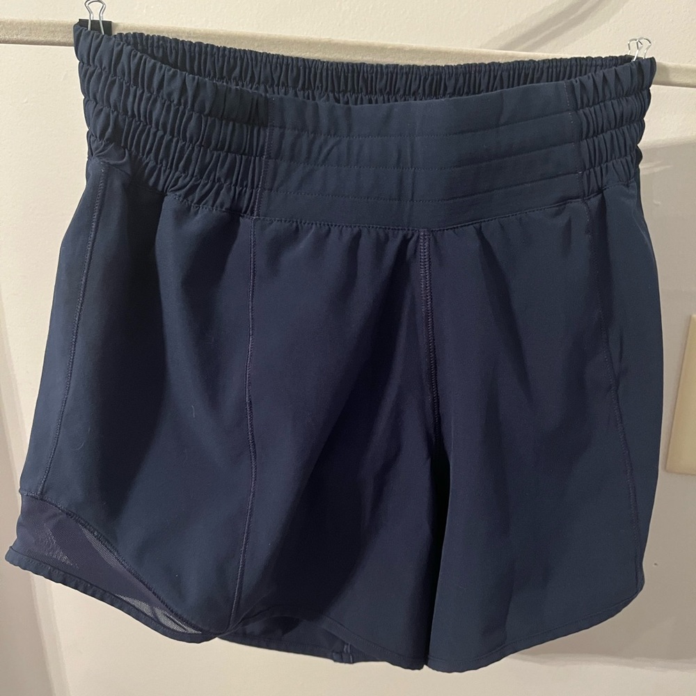 Lululemon Size 2 High Rise Hotty Hot 4” Shorts